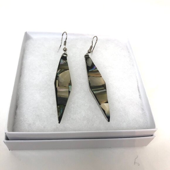 Handcrafted Abalone Diamond-shaped Dangle Earrings in Alpaca Silver. - Picture 3 of 5